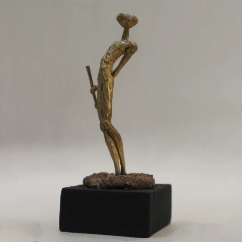 "موزی"